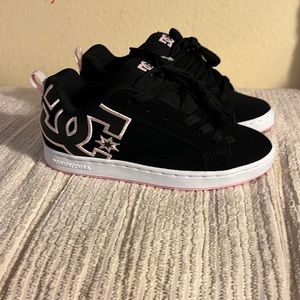 Brand new never worn DC shoes Court Graffik size 5.5 women’s US